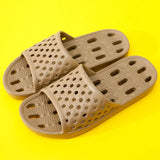 Men Slippers New Hollow Bathing Soft Slippers Non-Slip Bathroom Platform Women Slipper Mute PVC Flip Flops Zapatos