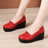 Person With One Foot Shallow Mouth Single Shoes Autumn 2023 New Muffin Thick Bottom Waterproof Platform Flat Bottom Red Mother