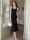 Zingj The Summer Of 2024, She Wore A Sling Vest Dress And A French-Style Fishtail Knitted Dress With