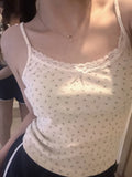 U-neck Floral Short Sleeve TeeOutfit