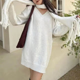 Zingj Send Scarf 2024 Autumn / Winter New Design Sense Loose V-Neck Solid Color Pullover Sweater Top-Outfit