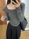 Design Feels Like A Long-Sleeved T-Shirt With A New Autumn Style And A Short Slim T-Shirt With A Top