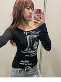 Retro Graffiti Print T Shirt Women Slim Crop Tops Long Sleeve Y2k Grunge Tops Streetwear America Tshirts Autumn