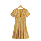 Zingj New Women's Dress With Deep V-Collar Print Dress With Short Sleeves, High Waist And Broken Flowers In