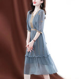 Dress Women's Summer Dress 2023 New High-End Embroidery Design Waist Thin French Style