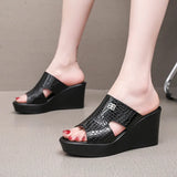 Leather Slope And Slippers Women Wearing Fashion Pine Cake Thick Bottom Fitting Room A Word Drag Anti-Slip High And Cow Skin Cold