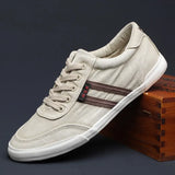Fashion Canvas Breathable Skateboard Shoes Spring Autumn Lace Up Leather Casual Shoes For Men Flats Loafers Male
