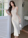 Zingj The Summer Of 2024, She Wore A Sling Vest Dress And A French-Style Fishtail Knitted Dress With
