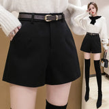 Black Woolen Shorts Female Spring And Autumn Outside Wearing Small Tall Waist Wide Leg Pants 2025 New Show Thin Bottom Boots Pants-Outfit