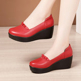 Person With One Foot Shallow Mouth Single Shoes Autumn 2023 New Muffin Thick Bottom Waterproof Platform Flat Bottom Red Mother