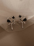 Hollow Out Heart Pattern Earring- Outfit