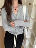 Sense Of V-Collar Long-Sleeved T-Shirt In Early Autumn A New Slim, Slim, Full-Bottomed Shirt With