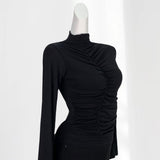 Zingj A Half-High Neck And Long-Sleeved Bottom Top With A High Stretch